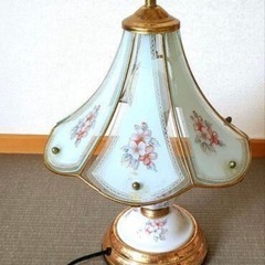 アンティーク　テーブルランプ　フラワー　花柄の画像
