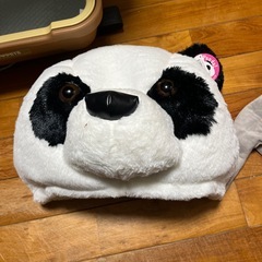 パンダぬいぐるみマスクとコアラの被り物の画像