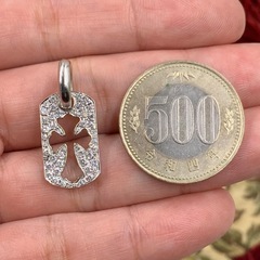 750 ホワイトゴールド　ダイヤクロス　ペンダント　5.5g D0.52ctの画像