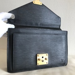 ルイヴィトン エピ セカンドバッグ セリエドラゴンヌの画像