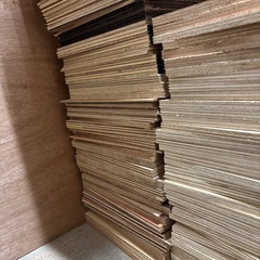 ラワン　合板　20cm×30cm 100枚くらいの画像