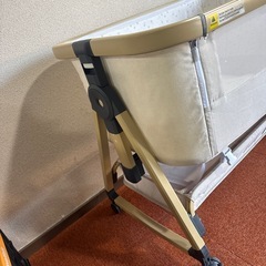 ベビーベッドの画像