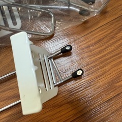 100均の鴨居？に引っかけるやつ8個くらいの画像