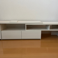 TV台の画像