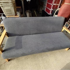 ● 3人用 ソファ カジュアル 天然木  布張り ファブリック ソファ 3人掛け ナチュラルグレー系 汚れあり 中古 ③の画像