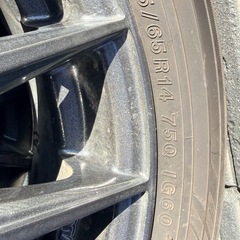 スタッドレスタイヤの画像