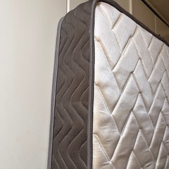 【自宅引き取り】セミダブル マットレスの画像