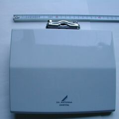 地デジアンテナ小型、軽量　室内外で４取付設置簡単の画像