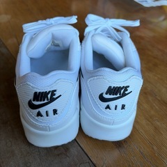 エアマックス90   ウィメンズ　26センチ　白黒の画像