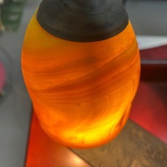 ゆらゆら揺れる卓上ライトの画像