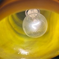 ゆらゆら揺れる卓上ライトの画像