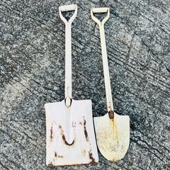 角型＆丸型ショベル（白）の画像