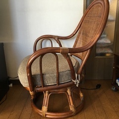 回転座椅子  藤製品の画像