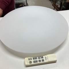 I2511-492 アイリスオーヤマ LED照明 年式表記無し 点灯確認済み リモコン付き 6畳用 中古の画像
