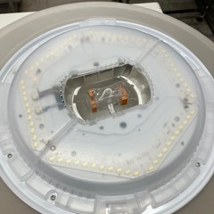 I2511-495 アイリスオーヤマ LED照明 年式表記無し 点灯確認済み リモコン無し 6畳用 汚れ有り 中古の画像
