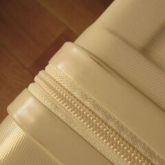 【湖北台団地の五階まで取りに来てくれる方】スーツケース　Sサイズ/39L/機内持込　ホワイト　使用は一回だけの画像