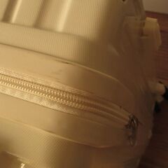 【湖北台団地の五階まで取りに来てくれる方】スーツケース　Sサイズ/39L/機内持込　ホワイト　使用は一回だけの画像