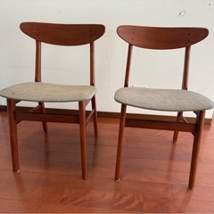 ダイニングテーブルの画像