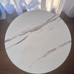 ベッドサイドテーブルの画像