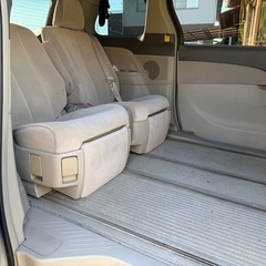 エスティマ19年の画像