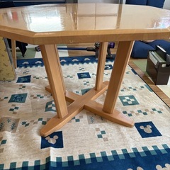 八角ダイニングテーブル
の画像