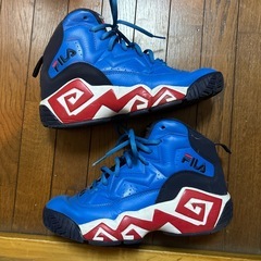 FILA スニーカーの画像