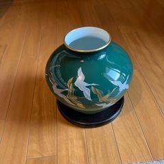 美品香蘭社花瓶台付きの画像