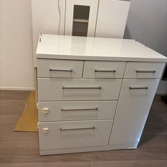 食器棚　の画像