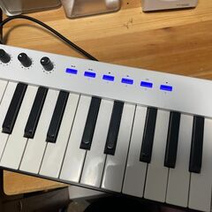 MiDiPLUS MIDIキーボードコントローラー X3 mini 37鍵  X6 mini 61鍵 USB 2点の画像
