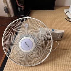 掃除機　　シャワー室用置き棚　壁掛け扇風機の画像