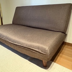 ニトリ2人掛けソファの画像