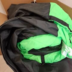 【お約束中】新品【早い者勝ち】水陸両用エアークッションテント　緑の画像