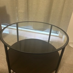 ガラステーブルの画像