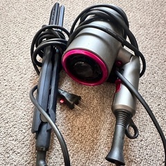 ドライヤー&ヘアアイロンの画像