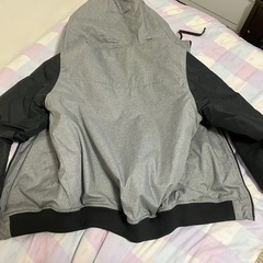 ジャケット　グレーとブラックの画像