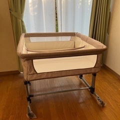 双子用 折り畳み式ベビーベッドの画像