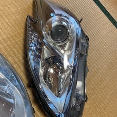 30プリウス　ヘッドライト左右セット1万！の画像