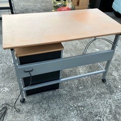 PCデスク　コンセント付き　パソコンデスク　勉強机　袖　作業台【110×60高72】の画像