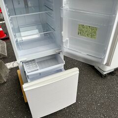 冷蔵庫 シャープ SJ-D14F 2020年 137L キッチン家電 れいぞうこ 参考価格32,800円【安心の3ヶ月保証・設置費込み】🚚自社配送時💳代引き可🚚(現金、クレジット、スマホ決済対応)の画像