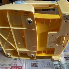 TOMY 　たためるバスチェアの画像