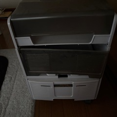 ファミコンゲーム機等の、収納ラックの画像