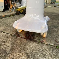 中古　可動式　ワゴン　高さ約80センチ　ホワイト　キャスターありの画像