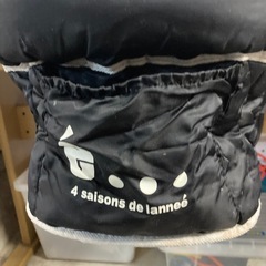 é... テーブルベビーチェア　洗濯済みです。の画像