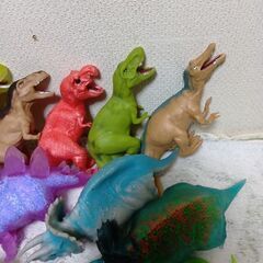 子供にやさしい、恐竜＆動物ゴムフィギュア17個セットの画像