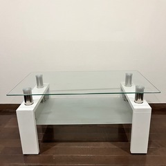 ガラスてテーブルの画像