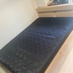 【IRIS OHYAMAダブルベッドフレーム　マットレス付き】状態良好／受け渡しは【大阪市北区長柄東】12/7引渡し希望の画像