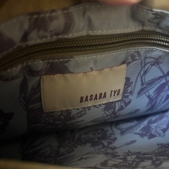 BASABA TYOゴールド 合成皮革 トートバッグの画像