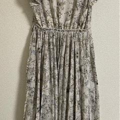 ロイヤルパーティー ワンピースの画像