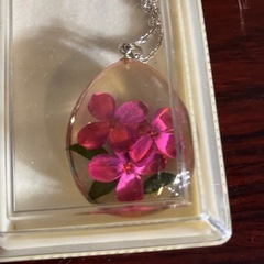 ライラックのネックレスの画像