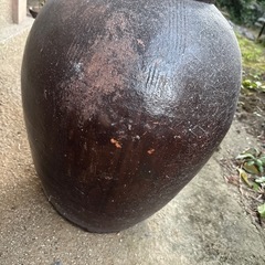 傘立てにも使える大きな焼き物の画像